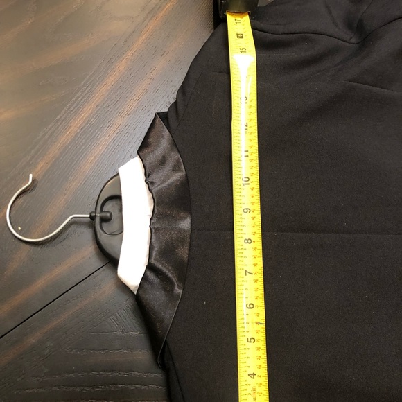 New Boys Tails tuxedo Size 10 but it runs small. - Picture 7 of 8